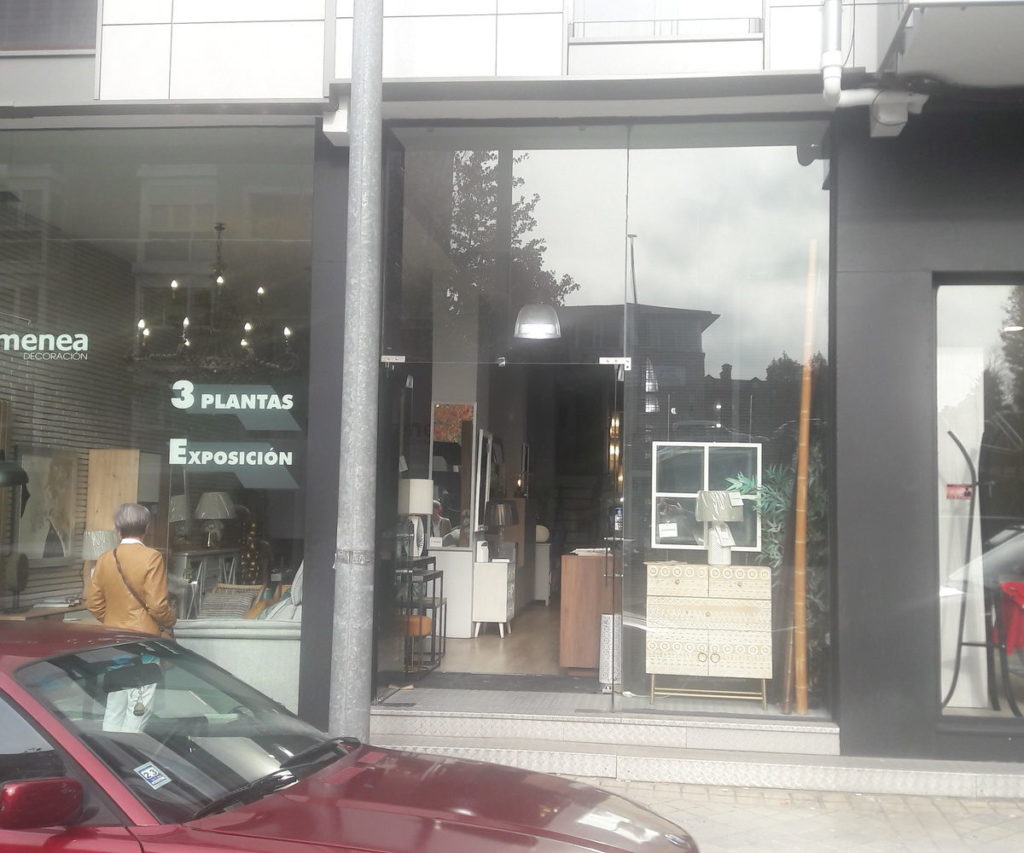 MUEBLES LA CHIMENEA