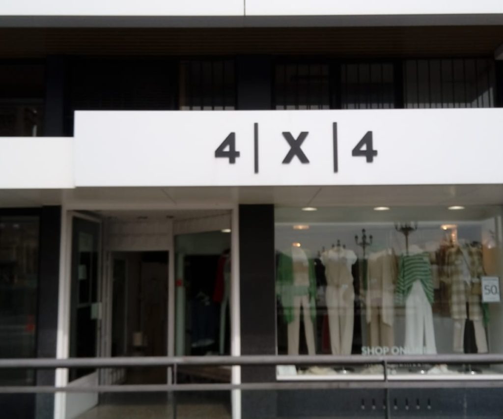 4×4