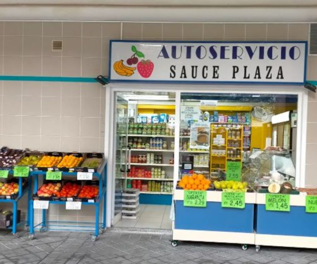 AUTOSERVICIO SAUCE PLAZA