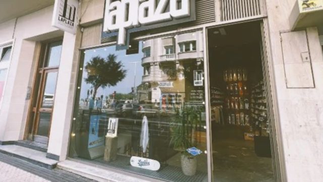 378_LAPLAZA_SKATESHOP