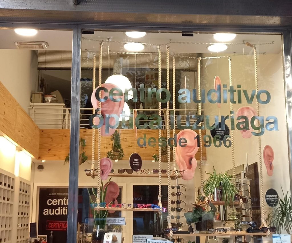 ÓPTICA Y CENTRO AUDITIVO LUZURIAGA