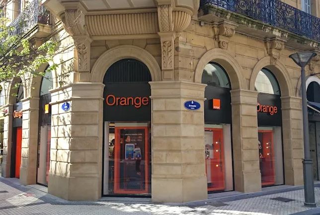 ORANGE
